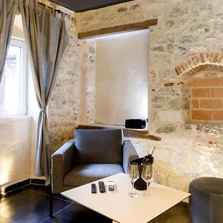 Palace Luxury Apartment